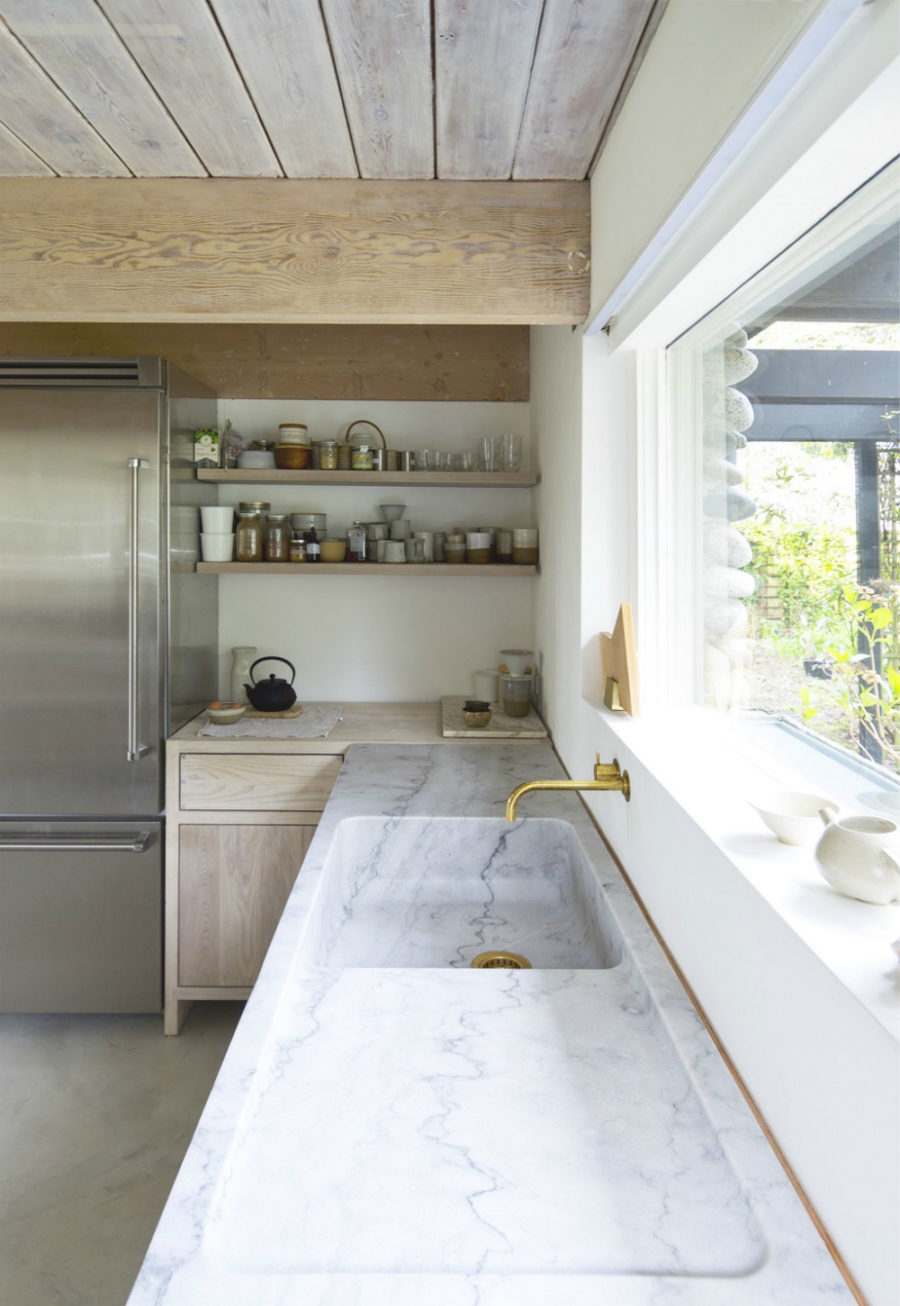 Kitchen by Scott & Scott Canadian Architects