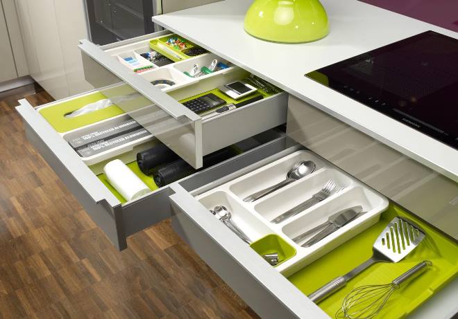 Дизайн кухни и соответствующие аксессуары для хранения
