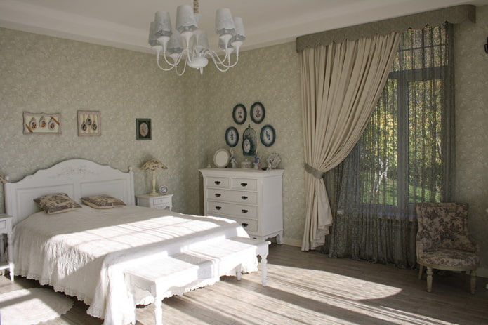 текстиль и декор в интерьере спальни в прованском стиле