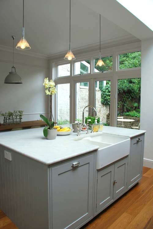 kitchen backsplash images white cabinets