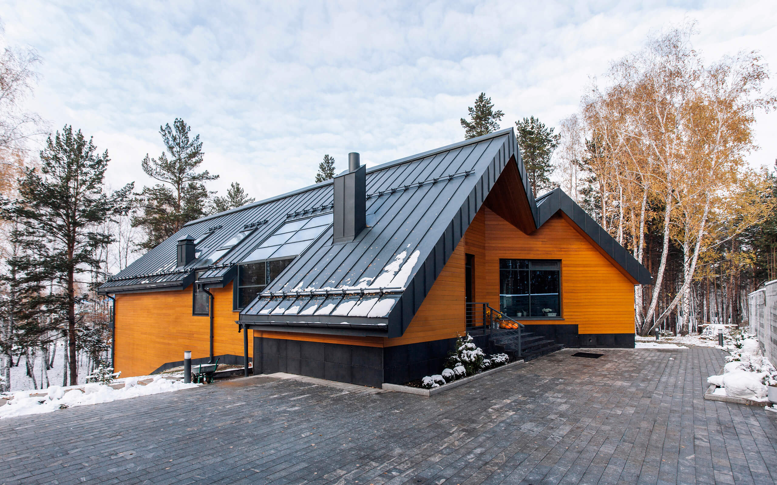 Большой загородный дом в скандинавском стиле - фото